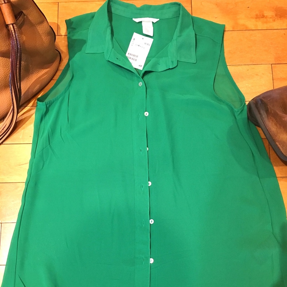 H&M sleeveless blouse